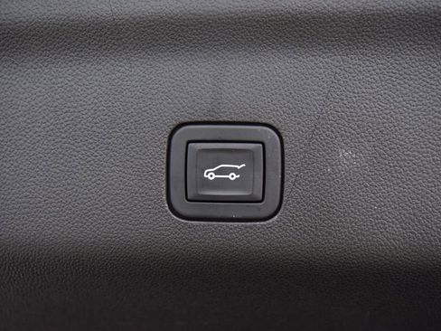 Used 2024 GMC Yukon XL Denali w/ Advanced Technology Package AWD/4WD image 27