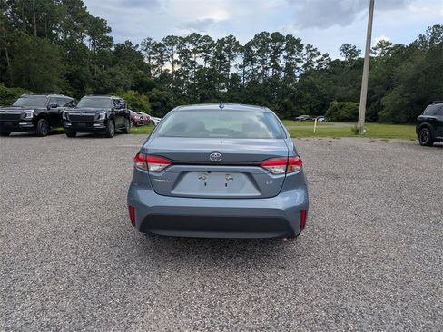Used 2023 Toyota Corolla LE image 4