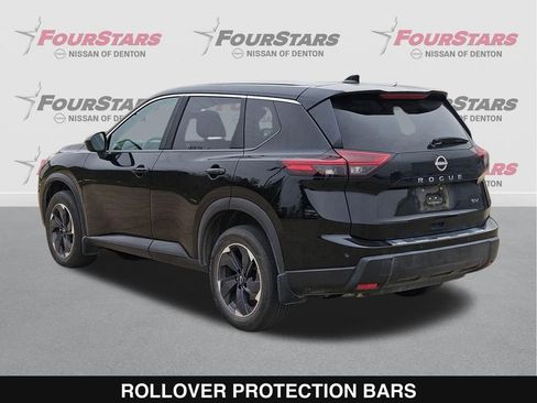 Used 2024 Nissan Rogue SV image 7