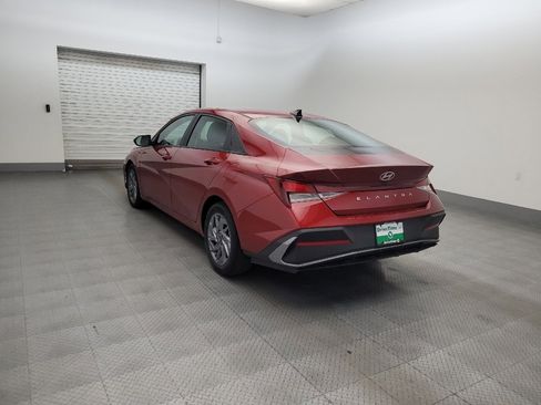 Used 2024 Hyundai Elantra SEL FWD image 5