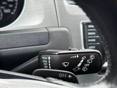 Used 2015 Volkswagen Golf S image 24