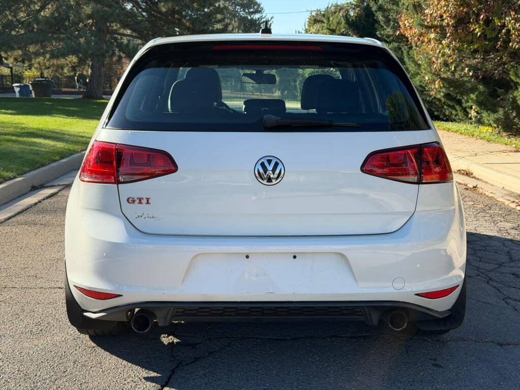 Used 2017 Volkswagen GTI SE FWD image 4