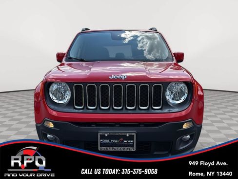 Used 2017 Jeep Renegade Latitude w/ Cold Weather Group AWD/4WD image 8