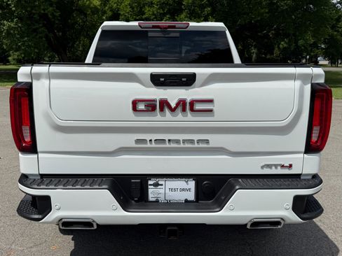 Used 2024 GMC Sierra 1500 AT4 w/ Technology Package image 6