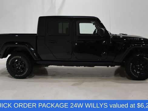 Used 2022 Jeep Gladiator Willys image 3