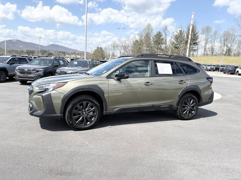 Used 2025 Subaru Outback Onyx Edition image 4