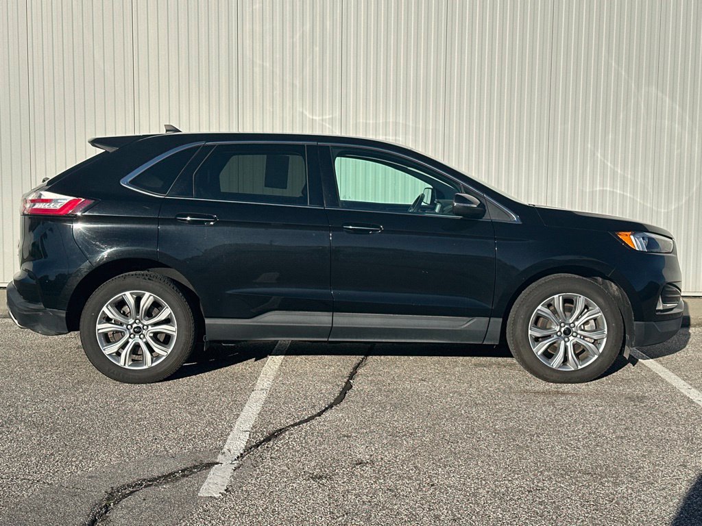 Certified 2023 Ford Edge Titanium AWD/4WD image 9