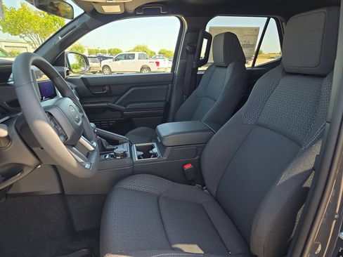 New 2026 Toyota 4Runner SR5 AWD/4WD image 11