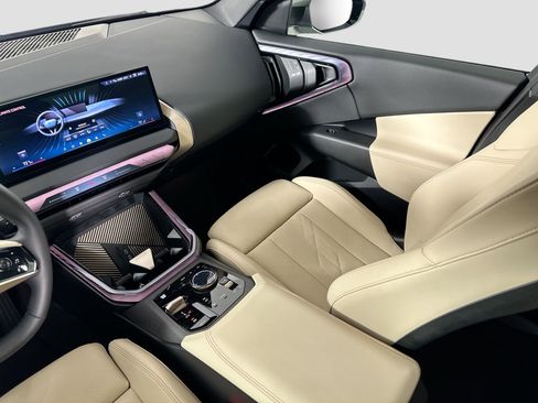 Used 2025 BMW X3 xDrive30i image 23