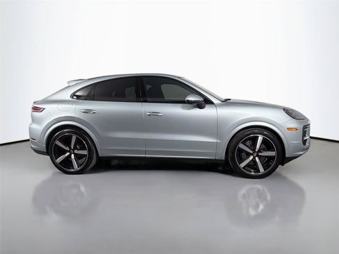 Used 2025 Porsche Cayenne Coupe AWD/4WD image 8