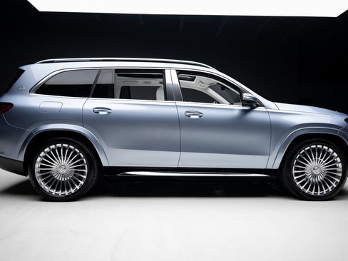 Used 2025 Mercedes-Benz Maybach GLS 600 4MATIC image 37