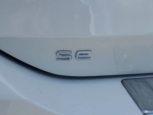 New 2026 Volkswagen Tiguan SE FWD image 7