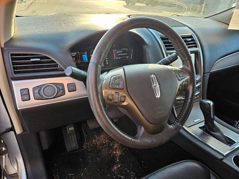 Used 2014 Lincoln MKX FWD w/ Equipment Group 101A image 8