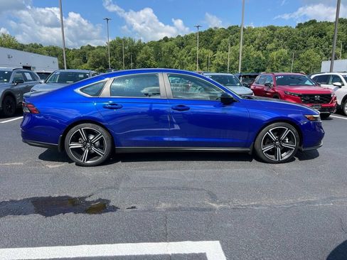 Used 2023 Honda Accord Sport image 6