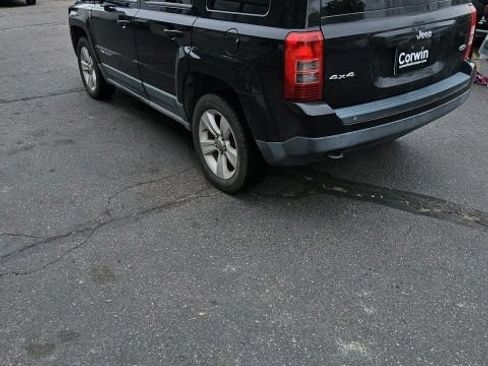 Used 2011 Jeep Patriot Latitude AWD/4WD image 5