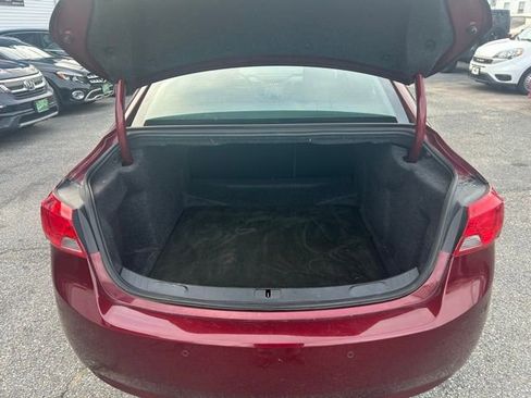 Used 2016 Chevrolet Impala LT w/ Convenience Package image 9