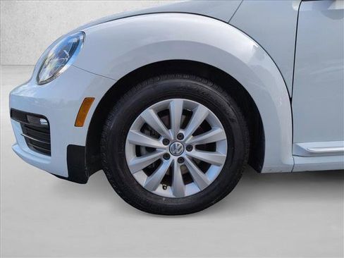 Used 2019 Volkswagen Beetle S image 23