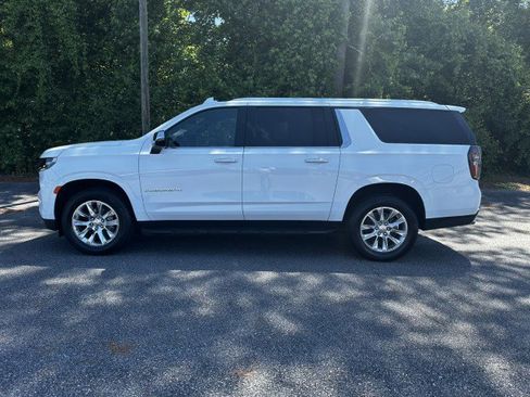 Used 2023 Chevrolet Suburban Premier RWD image 2