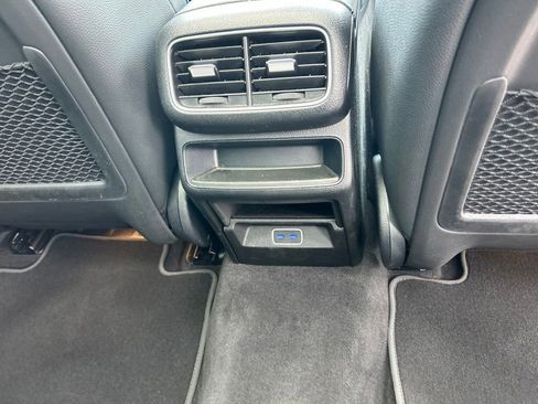 Used 2025 Mercedes-Benz GLE 350 4MATIC w/ AMG Line Exterior image 26