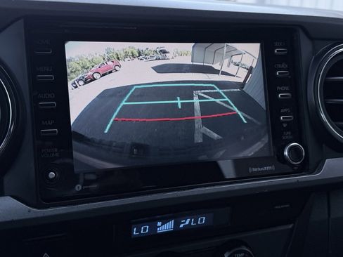 Used 2022 Toyota Tacoma TRD Off-Road image 16