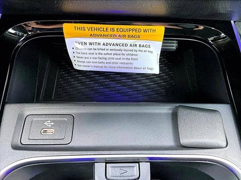 Used 2026 Mercedes-Benz GLB 250 image 25