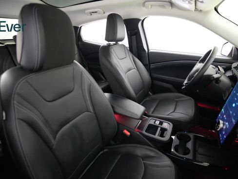 Used 2025 Ford Mustang Mach-E Premium AWD/4WD image 23