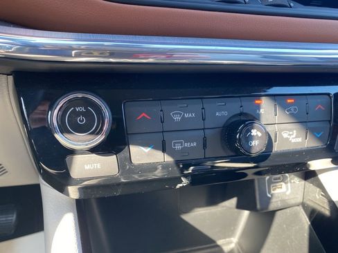 Used 2022 Jeep Compass Limited image 26