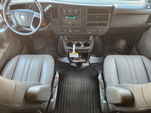 New 2025 Chevrolet Express 2500 image 27