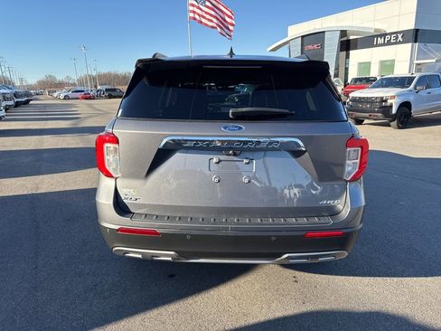 Used 2022 Ford Explorer XLT w/ Equipment Group 202A image 4