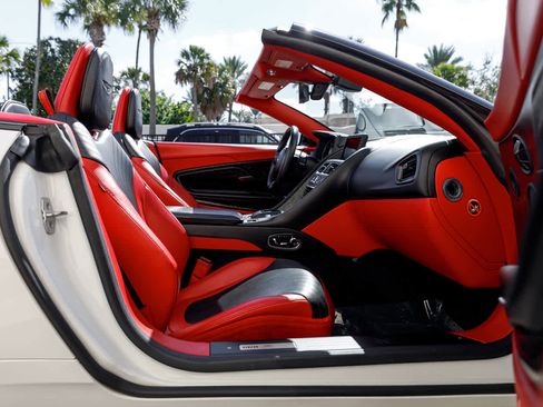 Used 2019 Aston Martin DB11 Volante image 59