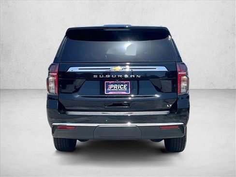 Used 2022 Chevrolet Suburban LT w/ LT Signature Package RWD image 4