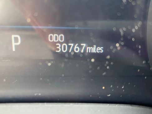 Used 2025 Toyota Sienna XLE FWD image 5