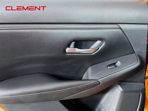 Used 2023 Nissan Sentra SR w/ Electronics Package FWD image 28