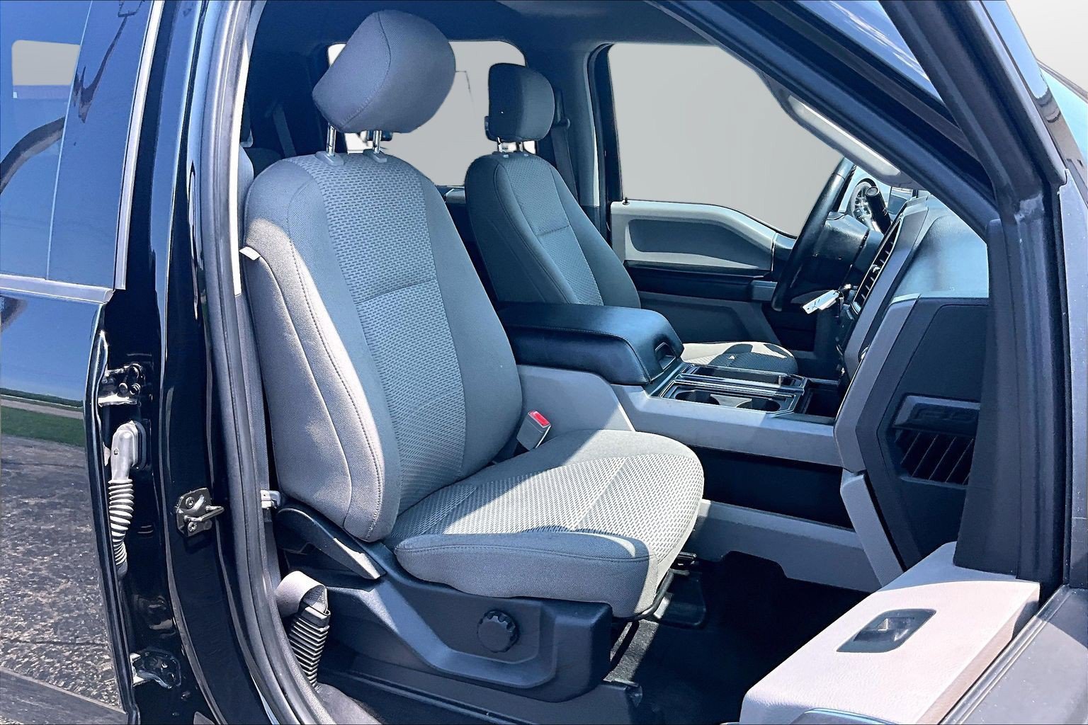 Used 2018 Ford F150 XLT w/ Equipment Group 301A Mid AWD/4WD image 7