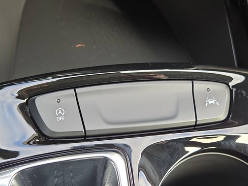 New 2026 Chevrolet Trax LT w/ Driver Confidence Package image 30