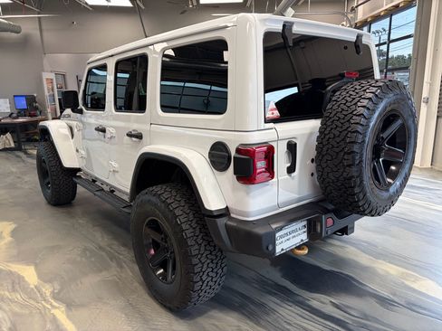 Used 2022 Jeep Wrangler Unlimited Rubicon w/ Trailer Tow Package AWD/4WD image 38