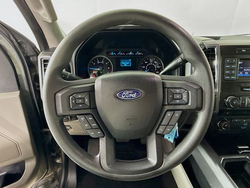 Used 2016 Ford F150 XLT RWD image 11