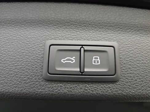 Certified 2025 Audi Q3 2.0T Premium w/ Convenience Package image 34