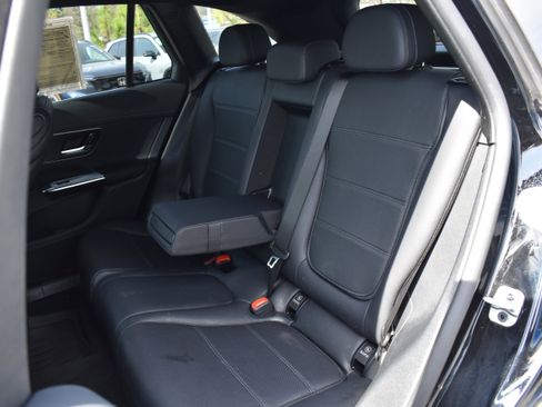 Used 2023 Mercedes-Benz GLC 300 4MATIC image 29