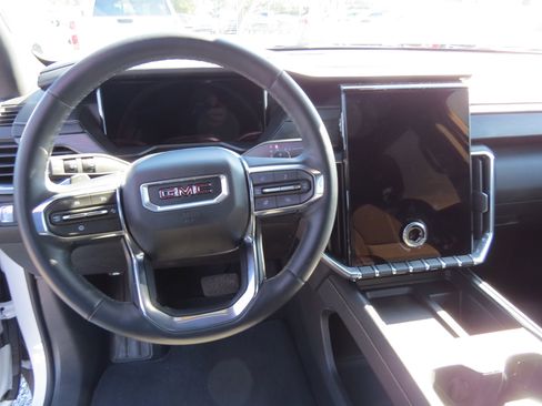 Used 2025 GMC Acadia Elevation image 19