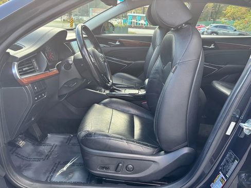 Used 2018 Kia Cadenza Premium image 22