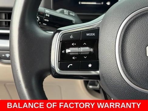 Used 2025 Kia Carnival FWD image 19