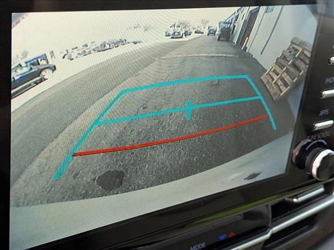 Used 2022 Toyota Sienna XLE image 7