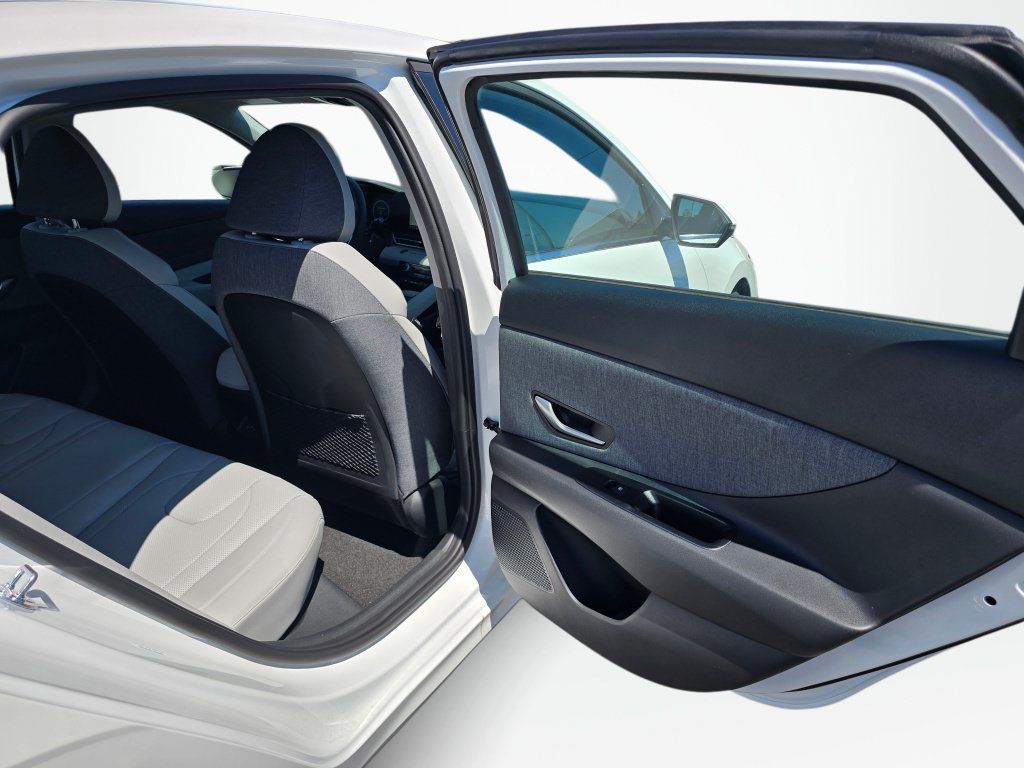 New 2026 Hyundai Elantra Limited FWD image 40