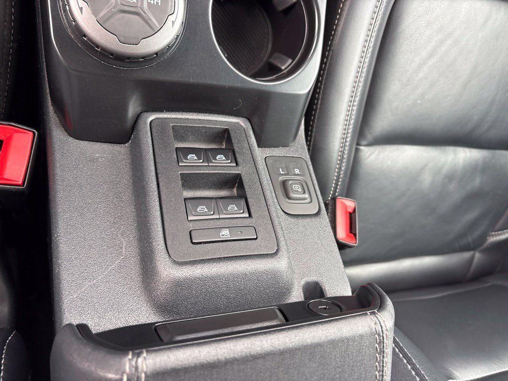 Used 2025 Ford Bronco Outer Banks AWD/4WD image 14