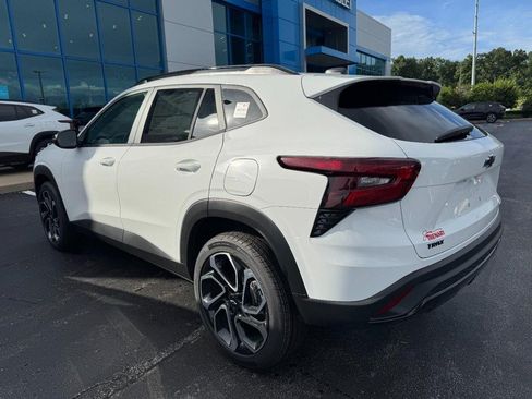 New 2026 Chevrolet Trax RS w/ Sunroof Package FWD image 28