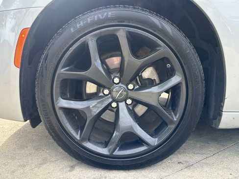 Used 2022 Chrysler 300 S RWD image 9