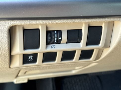 Used 2018 Subaru Outback 2.5i image 17