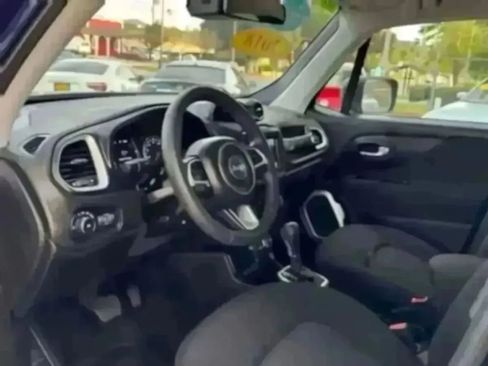 Used 2018 Jeep Renegade Sport w/ Power & Air Group FWD image 11