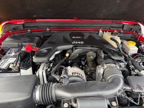 Used 2019 Jeep Wrangler Unlimited Sahara w/ Uconnect 4C Nav & Sound Group image 26